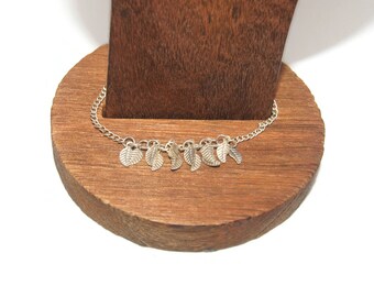 Vintage Silver Tone 8 1/2 Inch Anklet with Dangling Leaves and Lobster Claw Clasp.