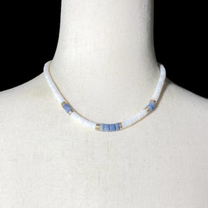 Vintage Hawaiian Graduated White, Blue Puka Shell and Gold Tone Beaded 16&quot; Necklace with Gold Tone Screw Clasp, Hawaiian Beaded Necklace.