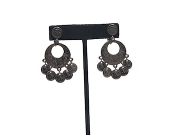 Vintage Faux British Coin Earrings, English Earrings, Faux Coin Dangles, Queen Elizabeth II Coin Clip On Earrings, Elizabeth Regina Coin.