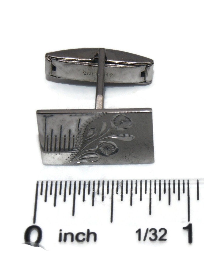 Vintage Sterling Silber Gravur Floral Design Rechteckige Manschettenknüpfe. Geschildert aus Sterling. Bild 3