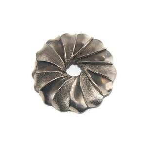 Vintage Textured and Smooth Silver Tone Radial Brooch.