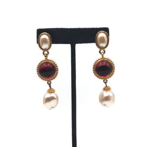 Red and Faux Pearl Earrings, Vintage Gold Tone, Faux Pearls and Red Resin Link Dangle Earrings, Long Earrings, Business Wear.