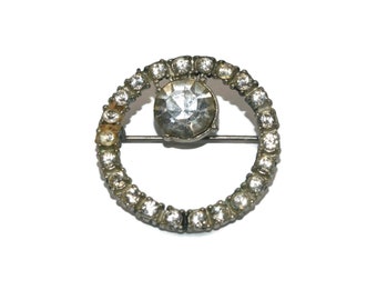 Vintage Silber Ton und Strass Kranz Brosche mit großem Strass.