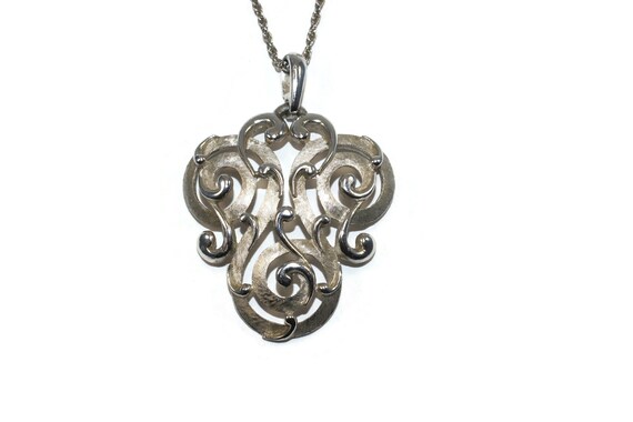 Vintage Trifari Silver Tone Pendant on 21 Inch Ch… - image 5