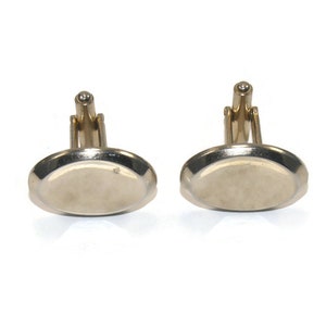 Traditional Style Vintage Gold Tone Oval Cuff Links.