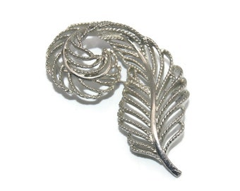 Vintage Lisner Textured  Silver Tone 3 D Leaf Brooch. Lisner Hallmark.