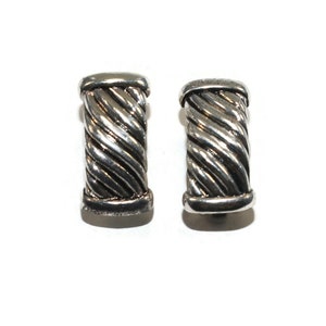 Vintage Silver Tone Curved Rectangular Ribbed Clip on Earrings.