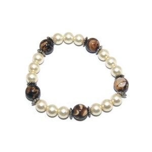 Vintage Faux Pearls, Silver Tone and Glass Beads 6 1/2 Inch Elastic Stretch Bracelet.