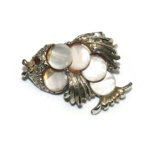 Small Vintage Gold Tone and Mother of Pearl Discs Fish Brooch with Red Rhinestone Eye.