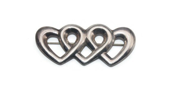 Vintage Sterling Silver 3 Interlocking Hearts Brooch. Marked (SU) 925 Thai.