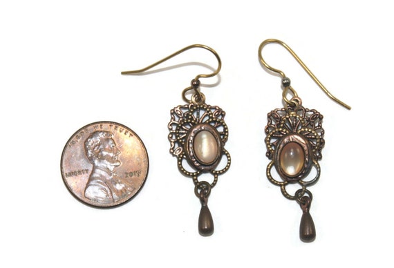 Vintage Gold Tone and Resin Dangle Earrings with … - image 5