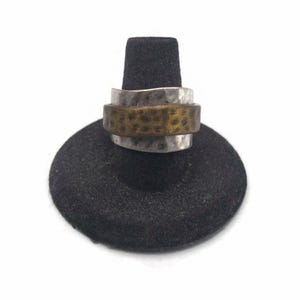 Vintage Premier Designs Hammered Silver and Gold Two Tone Size 8 Ring. PD Hallmark for Daily Wear, Gift for Her, Avant Garde Style Ring.