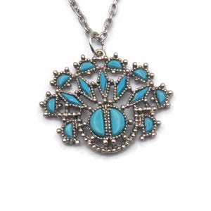 Vintage Silver Tone and Faux Turquoise 24 Inch Link Pendant Necklace with Spring Ring Clasp.