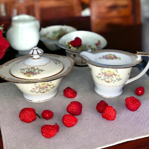 Noritake &quot;Mystery #56&quot; Vintage Sugar Bowl Creamer 1940-47 Roses Bone China Gold Edges Ready for your Holiday Table