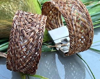 The Fat Weaver Bracelet made from horsehair. Understated, strong and elegant.