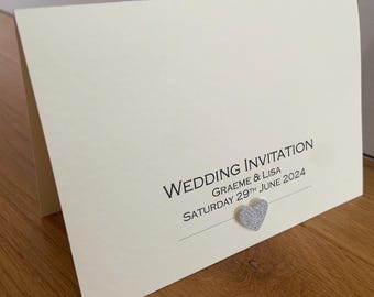 Invitaciones de boda con corazón y sobres a juego. Invitaciones de día o de noche. Corazones lisos o brillantes en colores a elegir. Conjunto de boda 'Elizabeth'