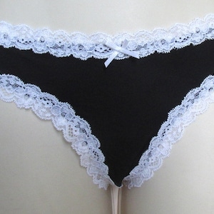Woman Black White Lace Trim Thongs Knickers Panties UK 16