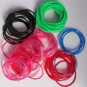 100 pcs LOT.  Children Girls Glitter Pink. Adult Silicone Gummy Wristbands. Friendship Jelly Rubber Bangle Bands Bracelets