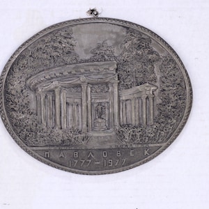 Vintage Pavlovsk Apollo Colonnade Plate: 1970s USSR Wall Hanging