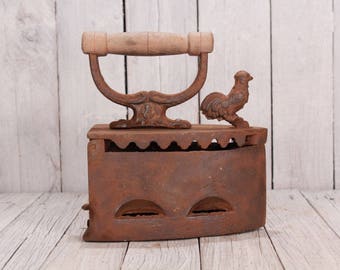 Antico ferro primitivo francese con coperchio