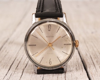 Vintage Mechanical Wrist Watch Wostok 18 Jewels Wind Up Working