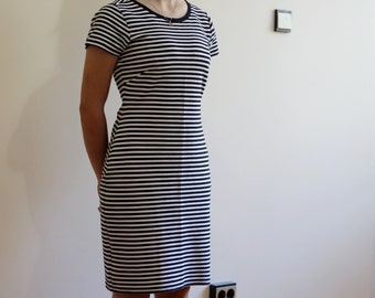 Vintage Polyester Dress, Black and White Dress, Medium Size Dress, Dress Size M