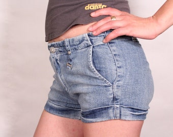 Short en jean bleu vintage avec short en jean taille haute