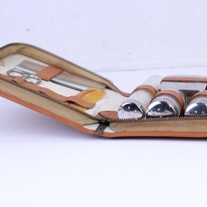 Kit cosmetico vintage da uomo, set da viaggio in custodia in pelle