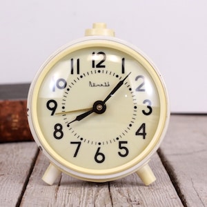 Vintage Mechanical Clock, Wind up, Alarm Clock Vitiaz, Working
