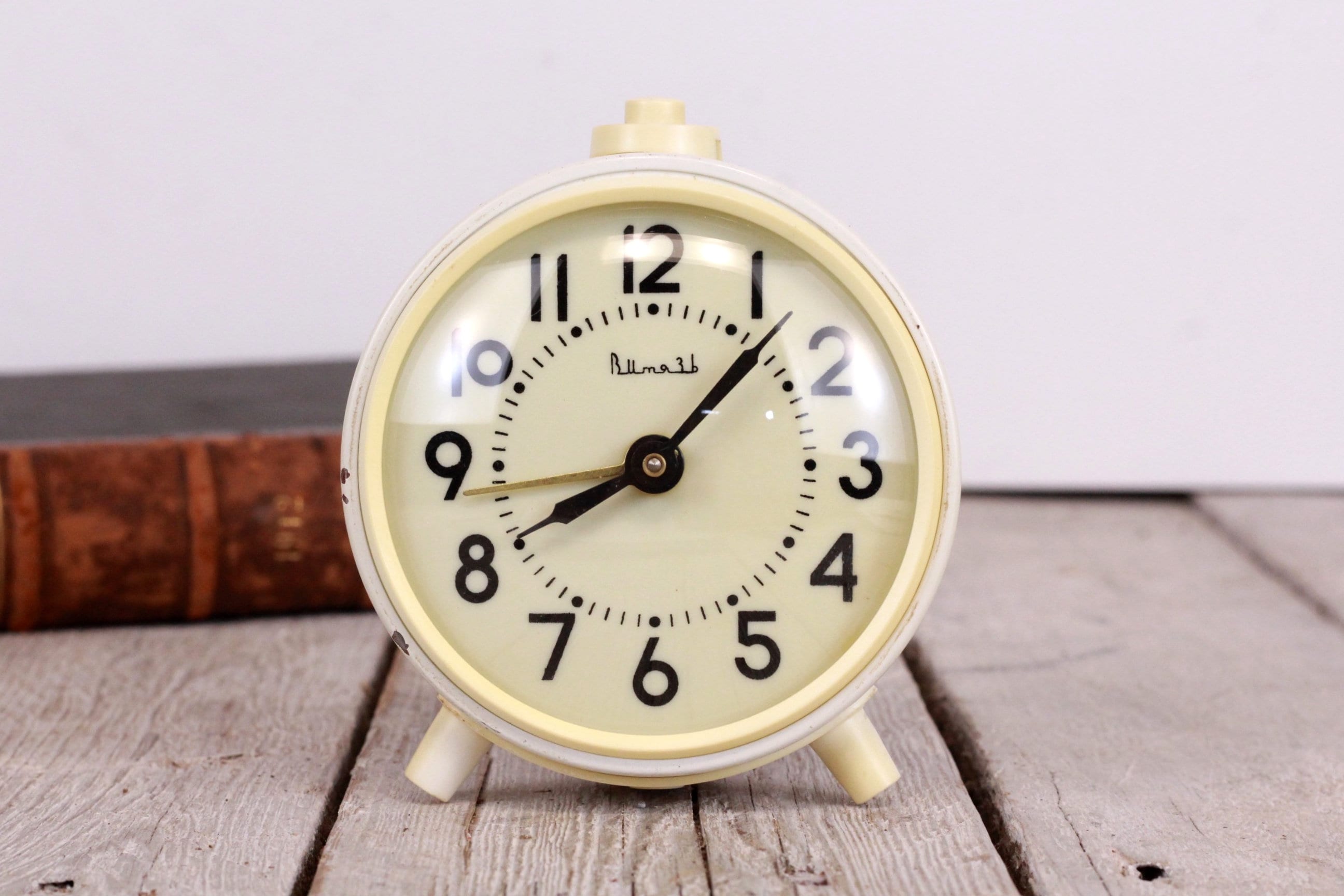 Rével d’alarme vntage Horloge mécanque de traval Sovétque Slava