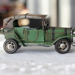 Carro de metal vintage feito à mão, automóvel de coleta, carro modelo de mesa