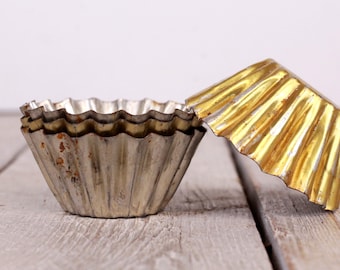Vintage Muffin or Pastry Tin Holds, Set of 4 Muffin Forms