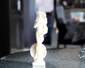 Vintage Botticelli Venus Figurine: Renaissance Goddess Aphrodite Sculpture