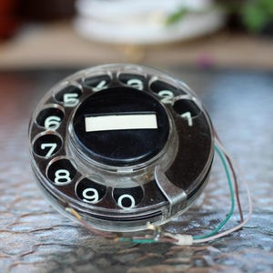 Vintage Wählscheibe für Telefone mit Wählscheibe: 1970er Jahre Industrie Dekor Teil