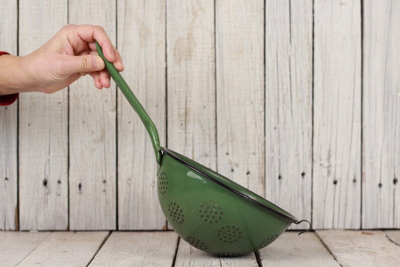 Enamel green colander Old Farmhouse Vintage army strainer 50s big colander Rustic decor Large enamel colander Vintage military colander