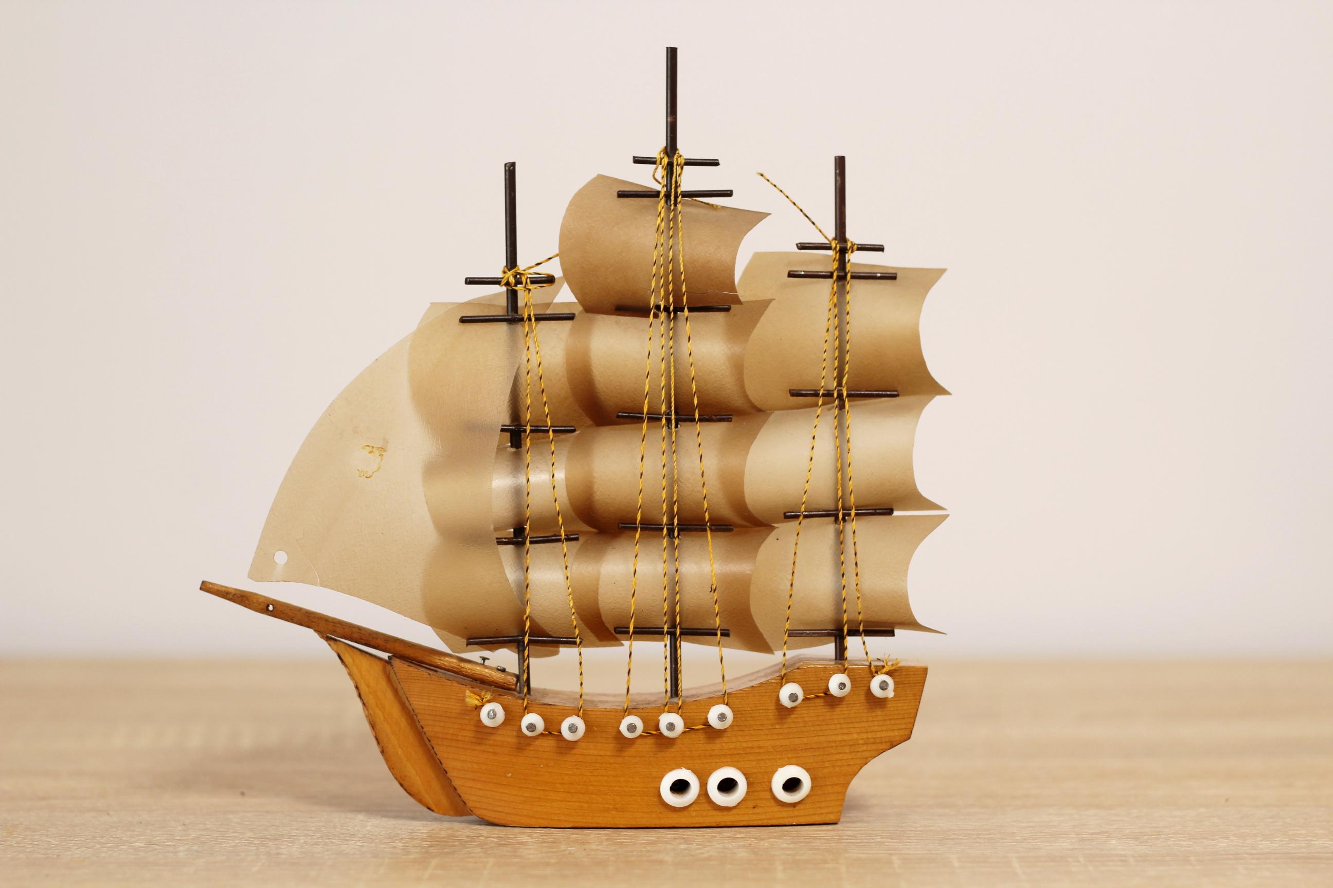 ヴィンテージ木製帆船の置物、小型船のフィギュア - Etsy 日本