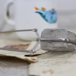 Vintage tea strainer, Loose tea ball, Cute tea infuser, Loose tea ball infuser, Wire meshes tea ball, Vintage kitchen, Collectible item