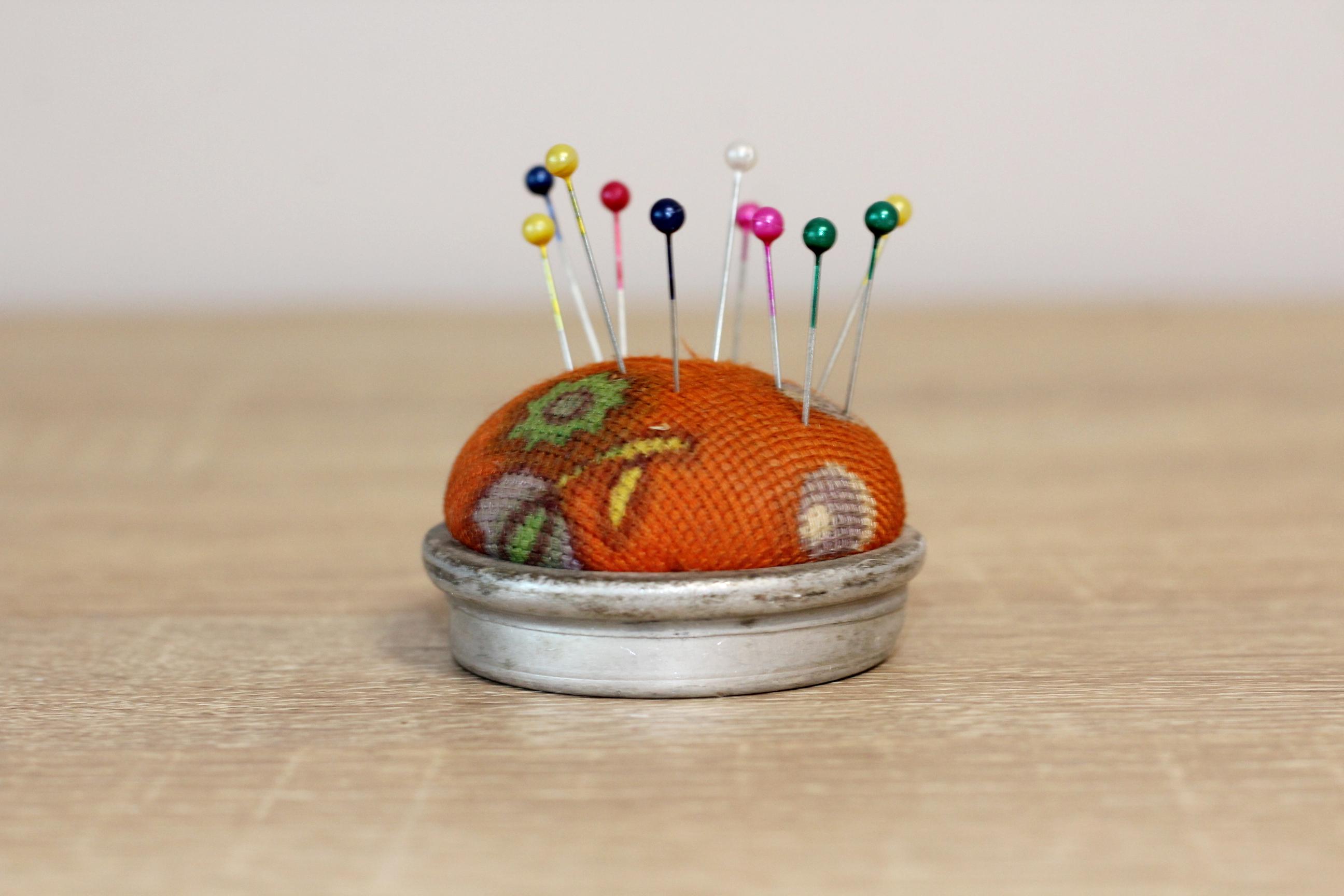 Vintage Round Pincushion, Aluminum Base Pincushion, Sewing Handicraft Tool, Pin Cushion Holder