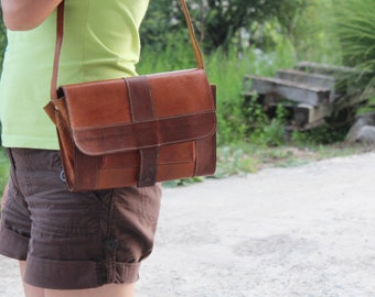 Vintage Medium Size Brown Genuine Leather Shoulder Bag