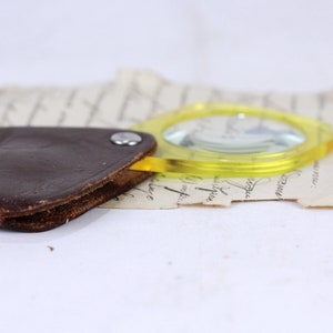 Vintage Folding Hinged Reading Magnifying Glass with Leather Case, Loupe 2X