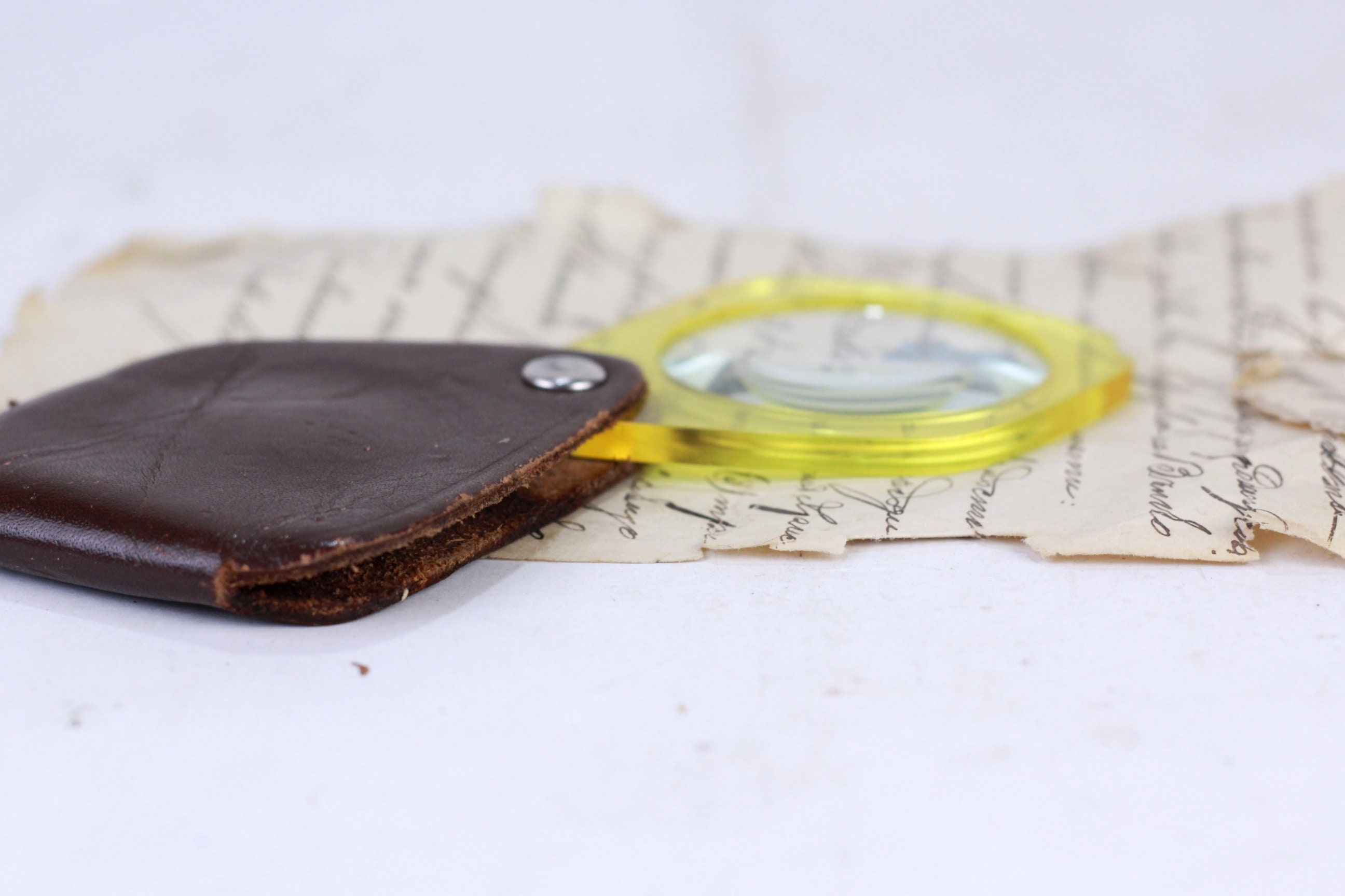 Vintage 1960's Pocket Magnifying Glass, Brown Plastic Covered Case W/ 2  Diameter, Made in Japan Unknown Power 
