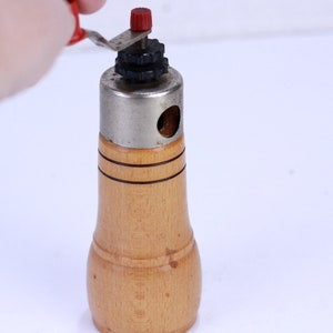 Vintage Wood Pepper Mill: Kitchen Spice Grinder, 5.9 Inches
