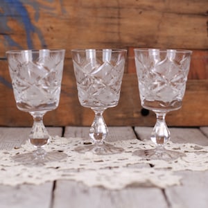 Vintage Embossed Wine/ Champagne Crystal Glassesр Stemwareр Set of 3