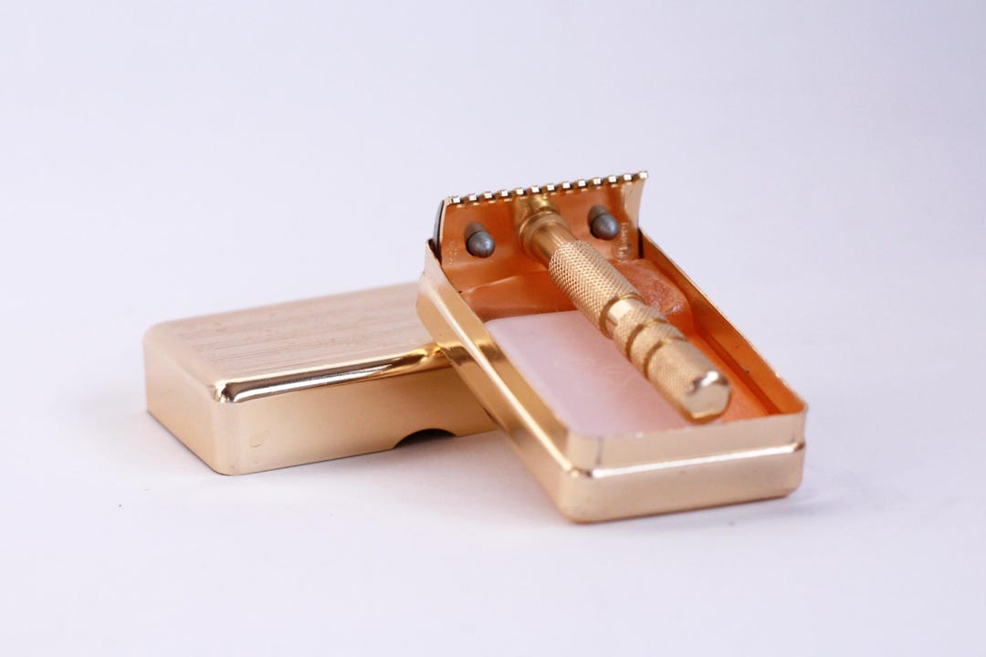 Vintage Razor in Original Box Circa 1970s, Made in Czechoslovakia - Etsy