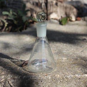 Vintage Lab Glass Flask with Stopper: DDR Scientist Beaker, 100 ml