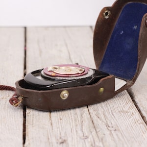 Vintage Light Exposure Meter, Leningrad 2, Light Meter with Leather Case