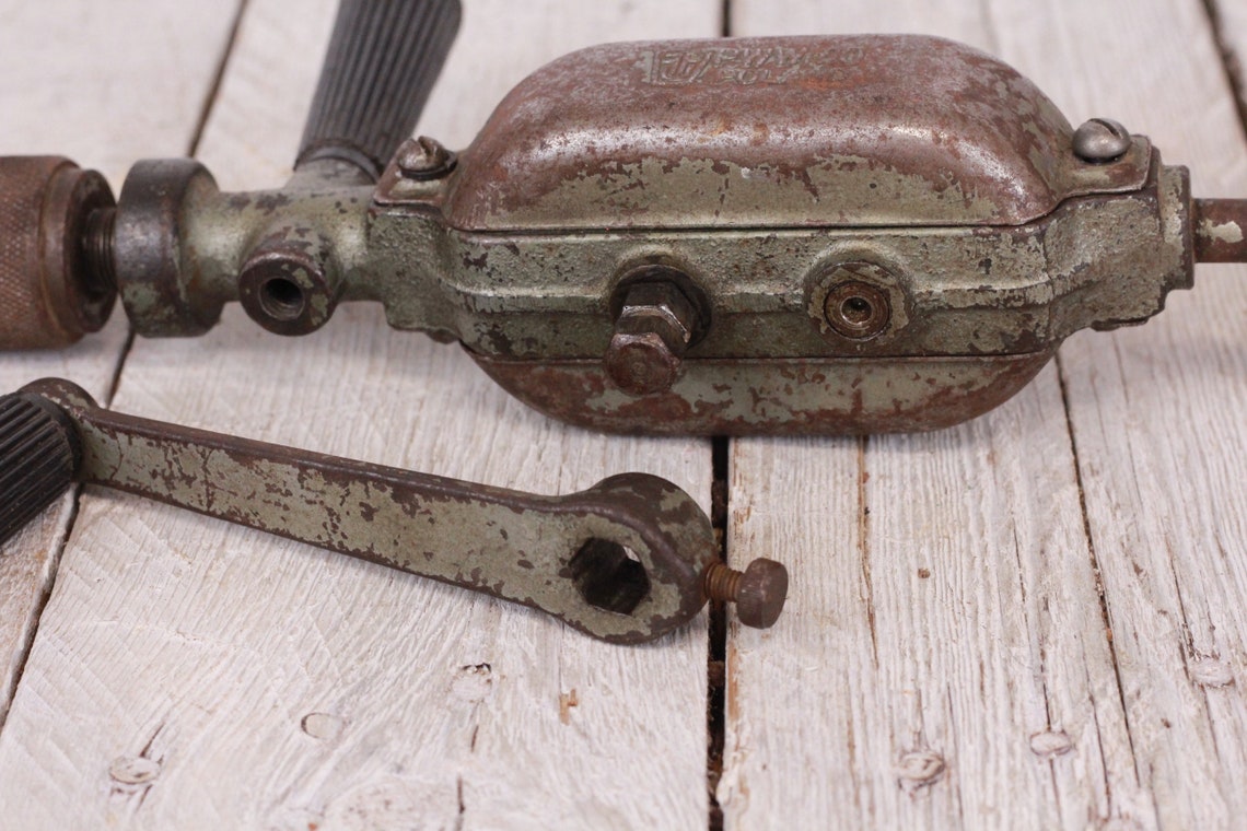 Vintage Hand Drill Primitive Woodworking Tool Carpenters ...
