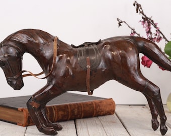 馬の置き物　革製　ビィンテージ　　レア Vintage Brown Leather Horse Figurine: Collectible Toy - Etsy 日本