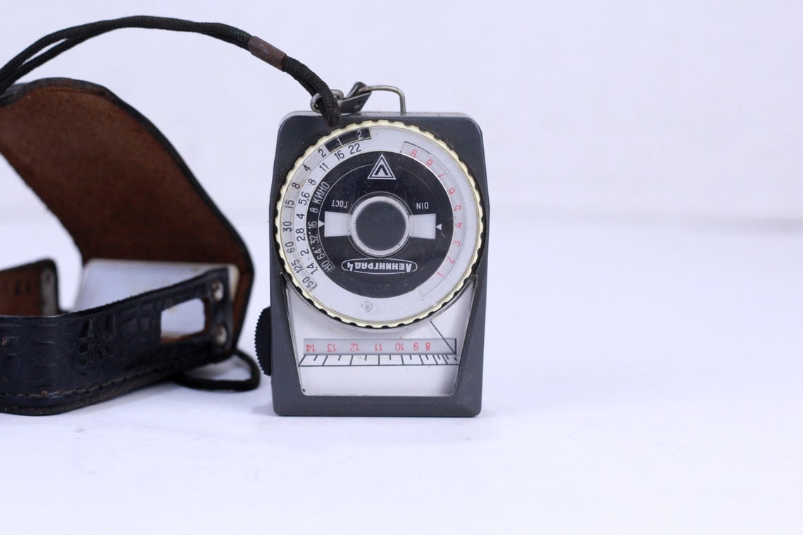 1960s Leningrad 4 Selenium Light Meter, Vintage Camera Exposure Tool with Leather Case, Foto 4 von 5