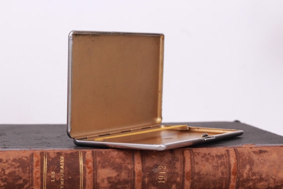 ★Vintage sigarette holder / 煙草入れ Amazon.com: Retro Metal Cigarette Case - Antique Brass